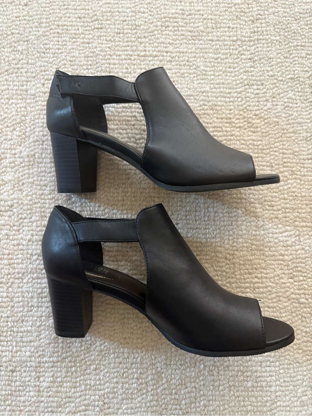 Kenneth Cole Black Open-Toe Block Heel Sandals
